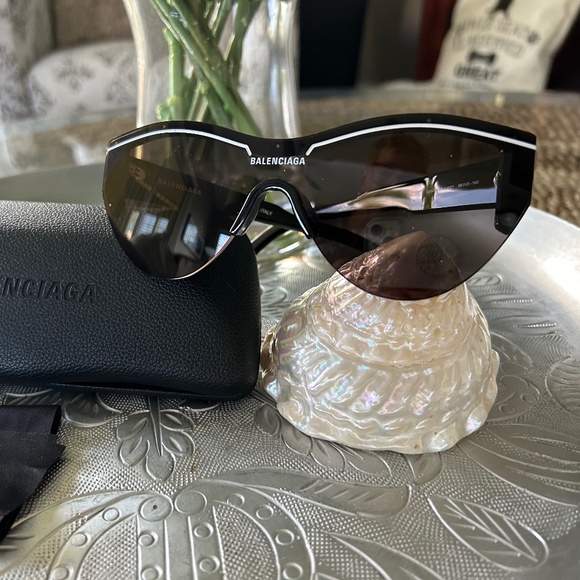 Balenciaga Sunglasses - Picture 3 of 4